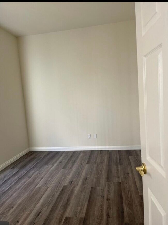 Building Photo - 4343 Ventura Canyon Ave