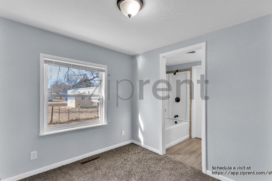 Building Photo - 1615 E 90th St S