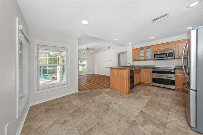 Building Photo - 15002 Rocky Ledge Dr