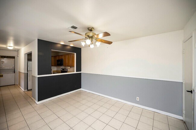 Building Photo - 102 Piccadilly Ln