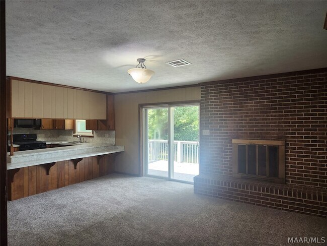Building Photo - 1203 Oates Rd