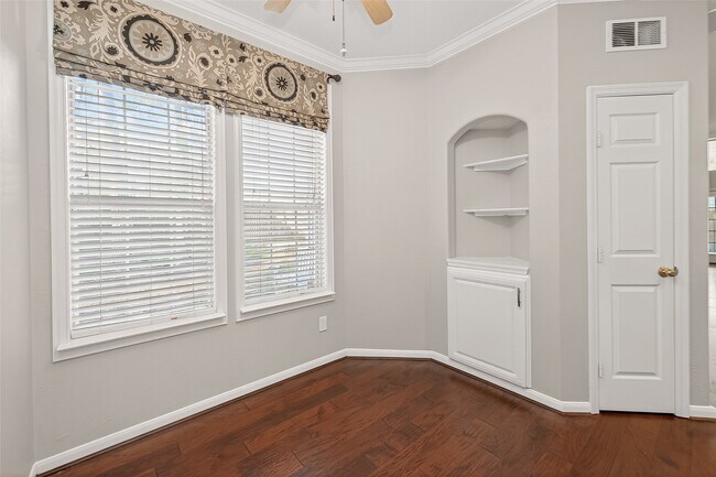 Building Photo - 2330 Everest Way