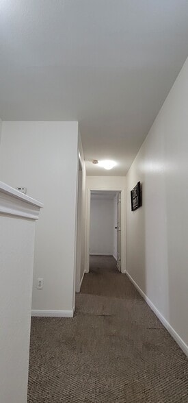 Upstairs hallway - 23352 High Point St