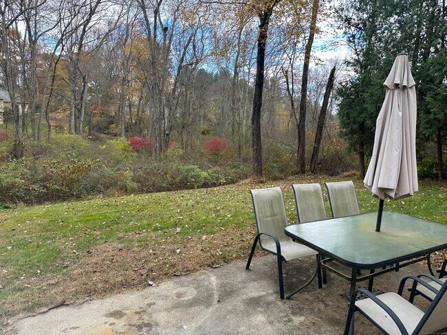 Building Photo - 25 Elephant Rock Rd