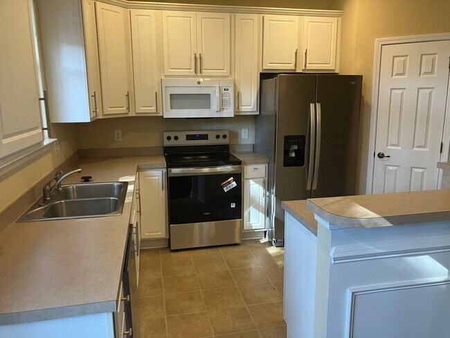 Building Photo - 3BR / 2.5 BA  At Bluffton Park