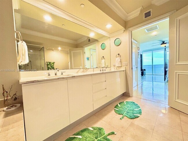 Building Photo - 1830 S Ocean Dr