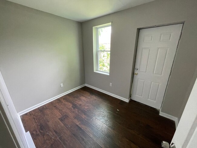 Building Photo - Charming 2-Bedroom Home with Rooftop Space – Available Now in North Philadelphia!
