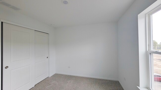Building Photo - 525 Red Oak Cir