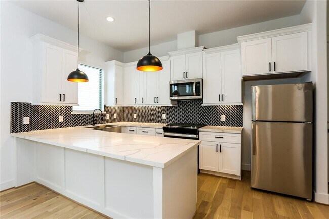 Building Photo - 3036 Truxillo St