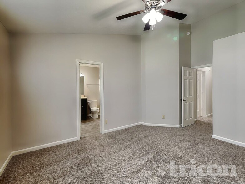 Building Photo - 784 Kingston Cir