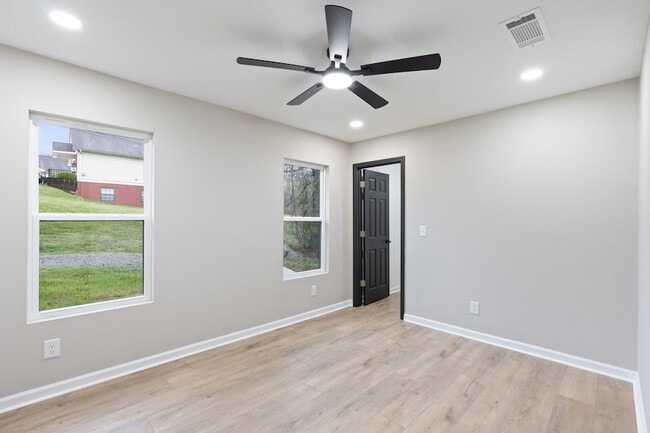 Building Photo - 804 Martin St