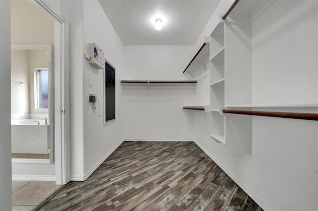 Building Photo - 5813 Paluxy Sands Trail