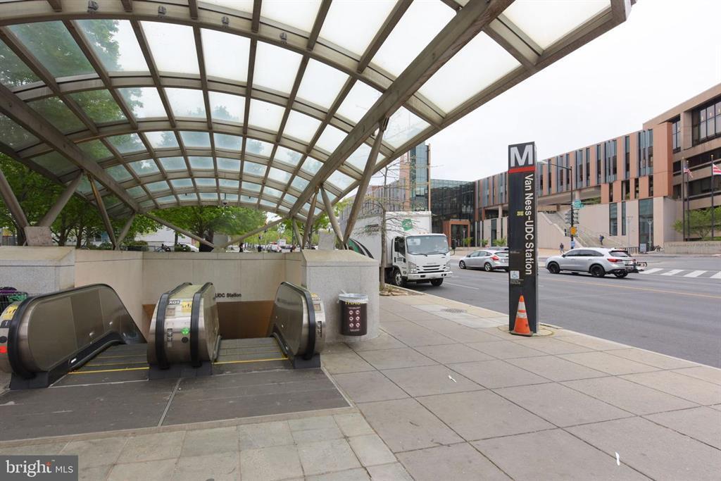 Van Ness Red Line Metro Station - 2939 Van Ness St NW