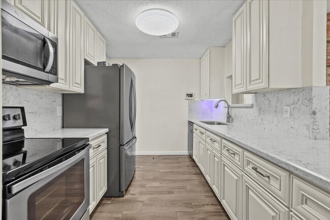 Building Photo - 3705 Misty Cove Ct