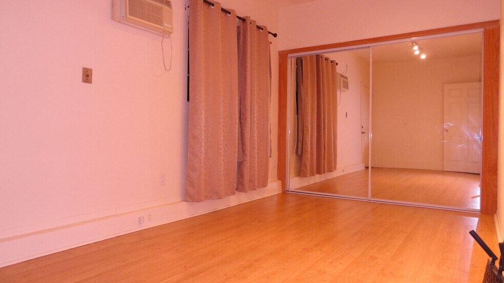 Building Photo - 1100 La Senda Dr