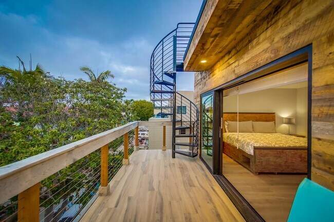 Building Photo - 747 Island Ct