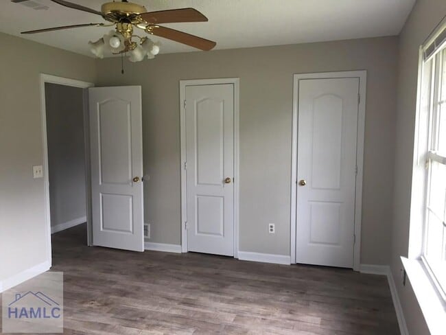 Building Photo - 936 Poppleton Dr