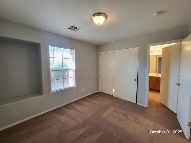 Building Photo - 8716 Gateway Glen Dr