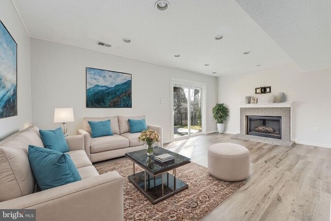 Building Photo - 4512 Lantern Pl