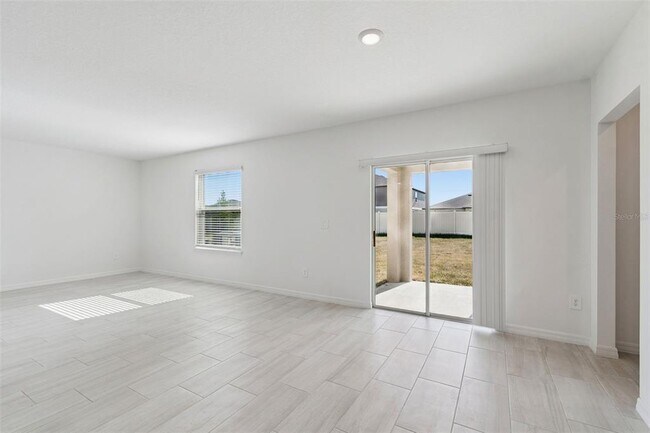 Building Photo - 1712 Tropical Oasis Ave