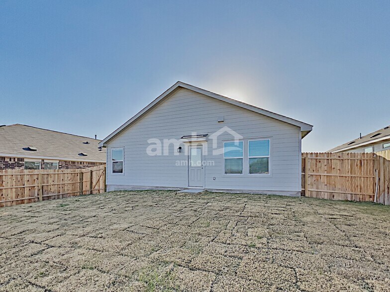 Building Photo - 502 Summersweet Rd