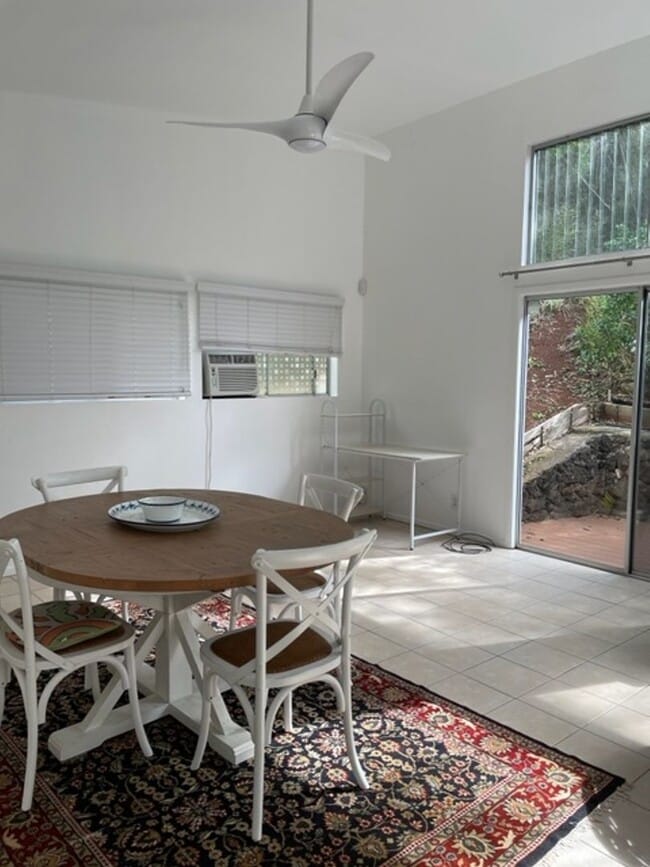 Building Photo - Single Level, Patio, Private W&D, Window A...