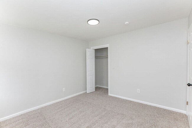 Building Photo - 422-424 W 30th Street