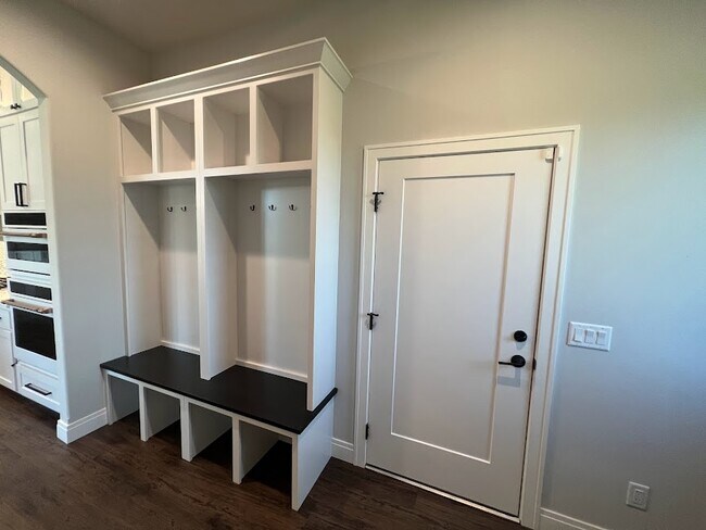 Building Photo - 3636 Eden Ct