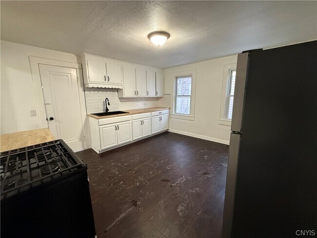 Building Photo - 108 Spring St