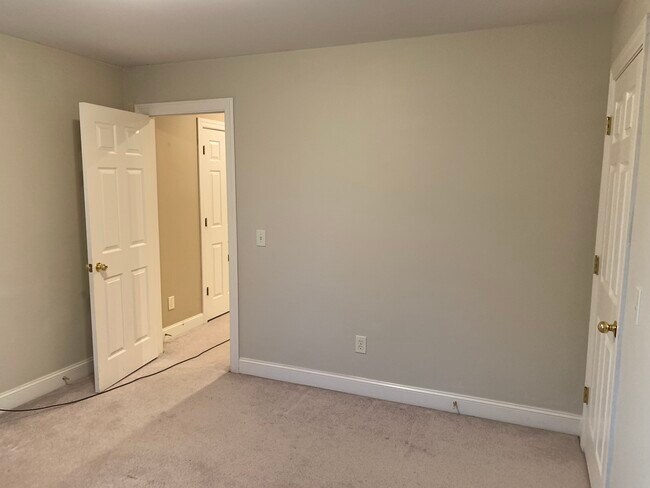 Bedroom 4 - 208 Thoreau Ct