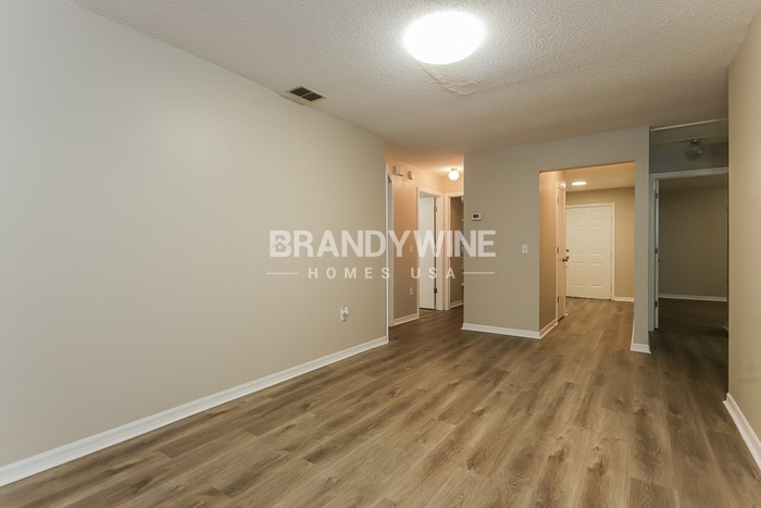 Building Photo - 1603 1st St SE