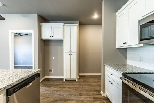Building Photo - $500 Off First month's Rent - Modern Country Living Only Minutes From Lubbock Metro