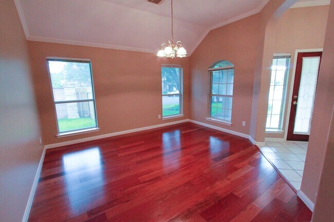 Building Photo - Beautiful 3 Bedroom, 2 Bath Home in West Round Rock