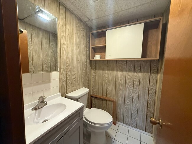 Building Photo - 613 Newberry Dr