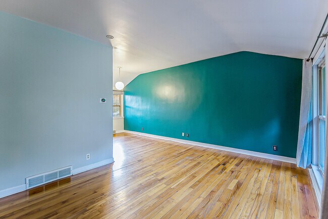 Building Photo - 2655 Whitewood St