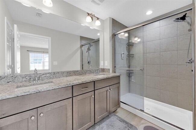 Building Photo - 6321 Tillandsia Pl