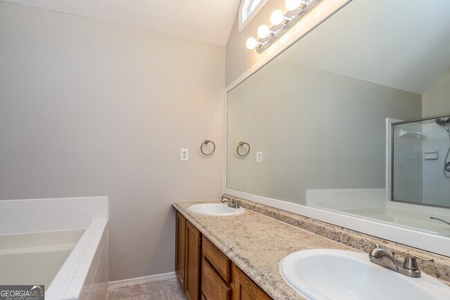 Building Photo - 113 Brookhaven Ln