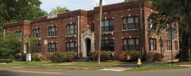 Primary Photo - Hartmore Apartments