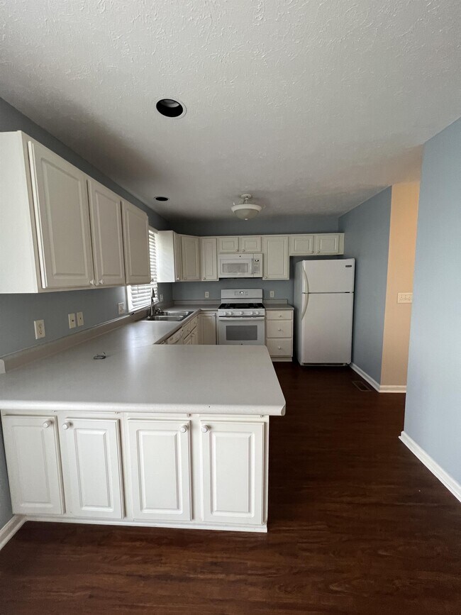 Building Photo - 152 Meadow Ridge Dr