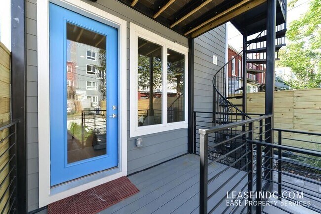 Building Photo - 158 Todd Pl NE