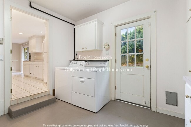 Building Photo - Two-Bedroom Ranch-Style Home in Bonny Slope!