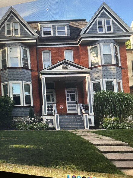 Primary Photo - 39 Cottage St