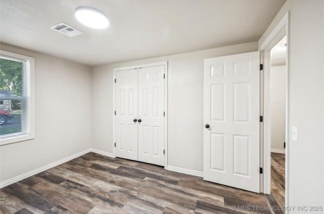 Building Photo - 306 Short St