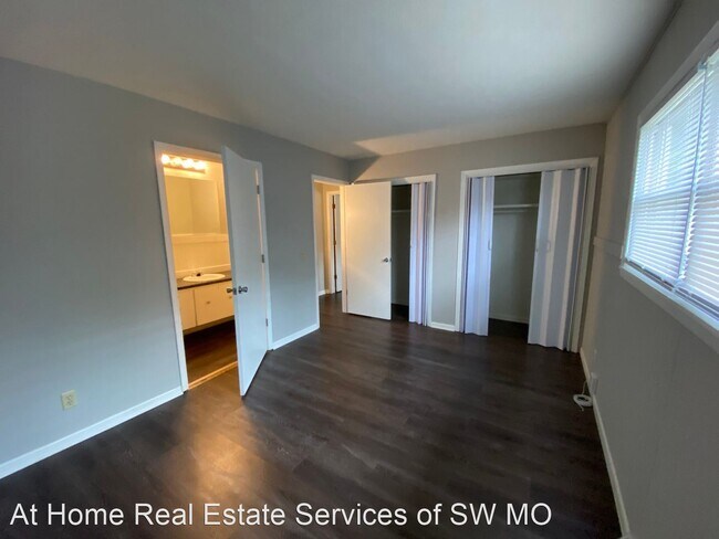 Building Photo - 851-857 S Crutcher Ave