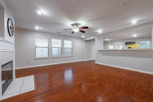 Building Photo - 15823 Kings Cypress Ln