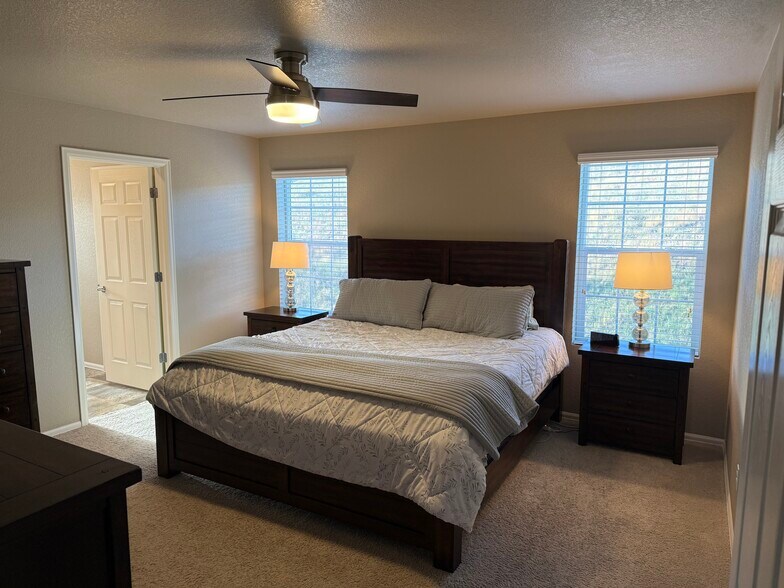 Building Photo - 1986 Shadow Creek Dr