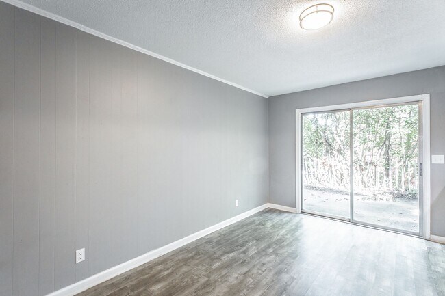Building Photo - 508 Ely Rd