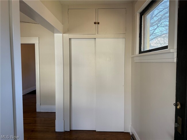 Building Photo - 110 S 8th St