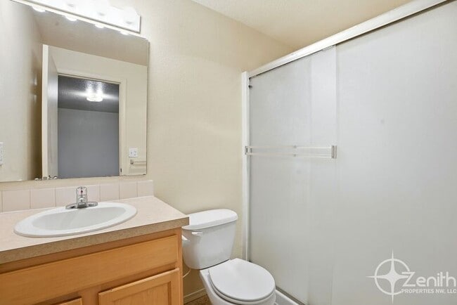 Building Photo - 3000 Cherry St