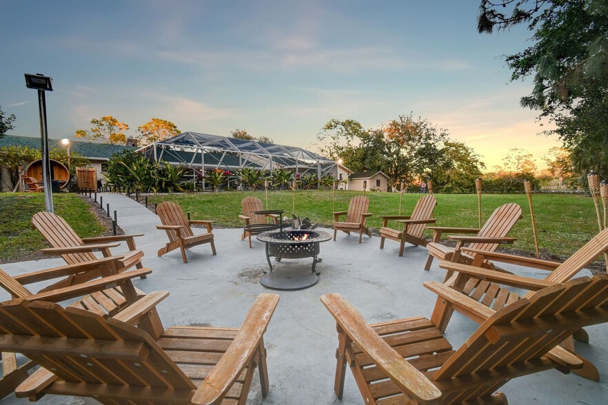 Building Photo - 13014 46th Ct N